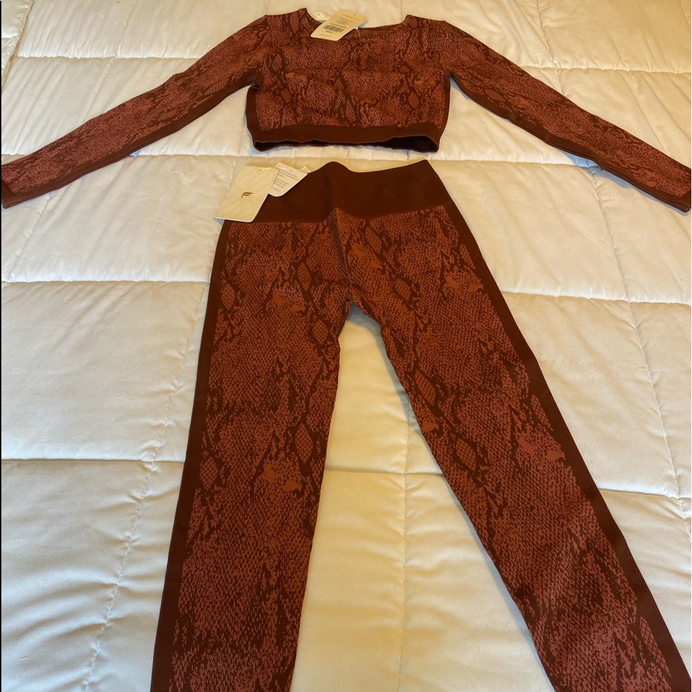 Fabletics Snake Skin Print Set